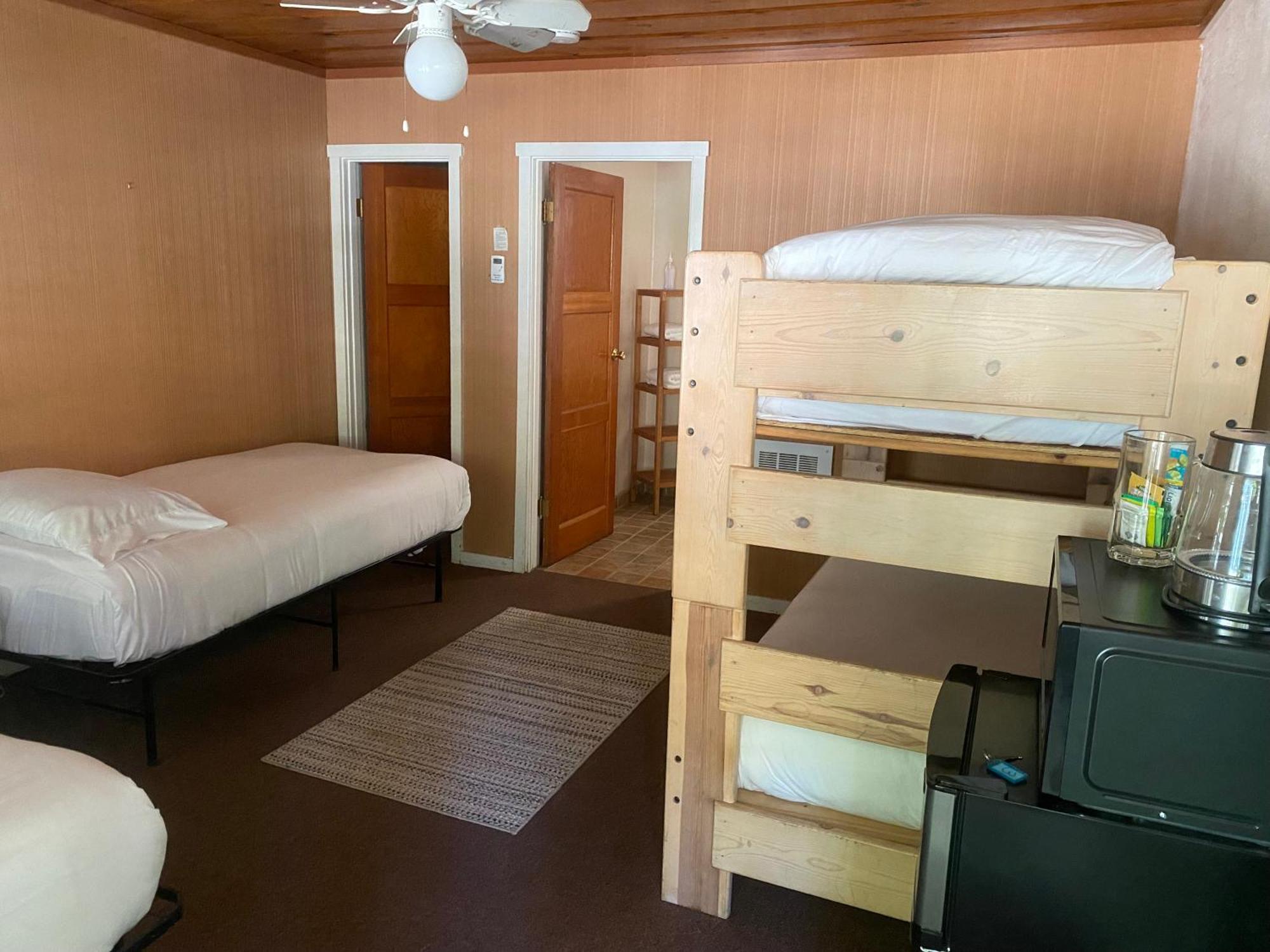 Seven Circles Lodge&Retreat Badger Luaran gambar