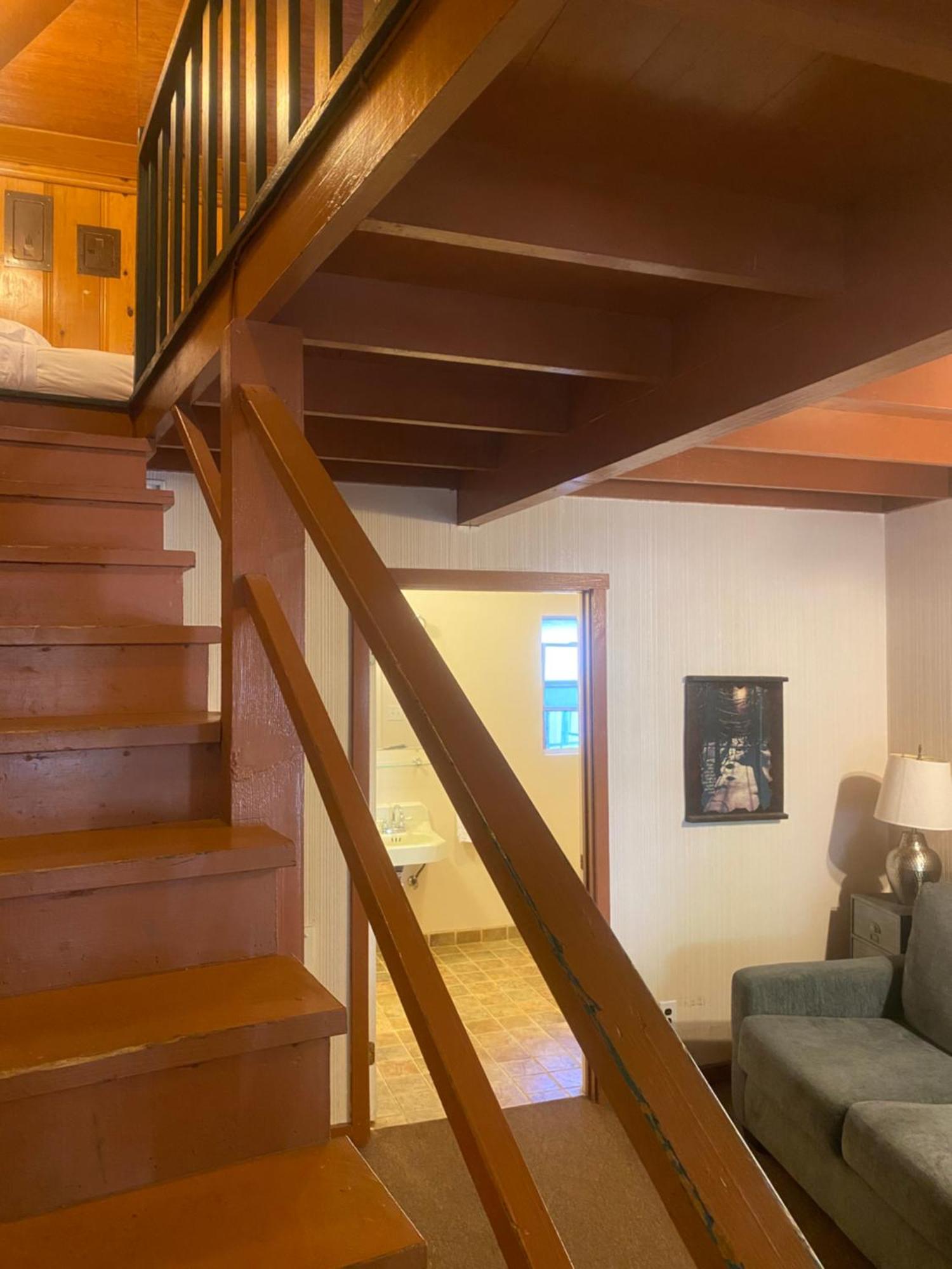 Seven Circles Lodge&Retreat Badger Luaran gambar